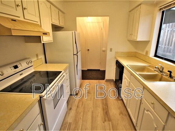 3rd image of 7201 W Amity Rd