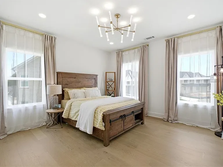 4510 Hawthorn Cir — Photo 42