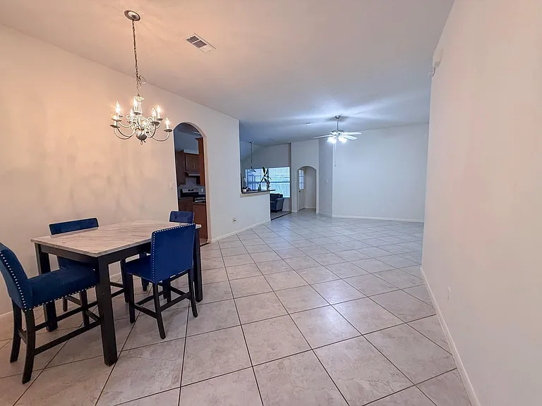 8027 Daylilly Creek Dr — Photo 4