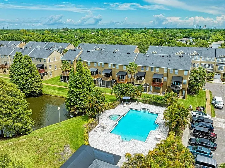 3047 Pointeview Dr — Photo 49