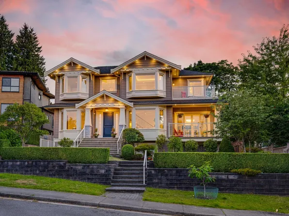 5635 Oakglen Dr, Burnaby, BC V5H 3M4
