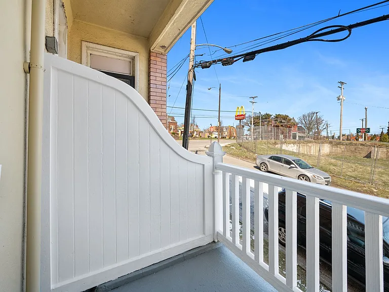 701 Brownsville Rd — Photo 11