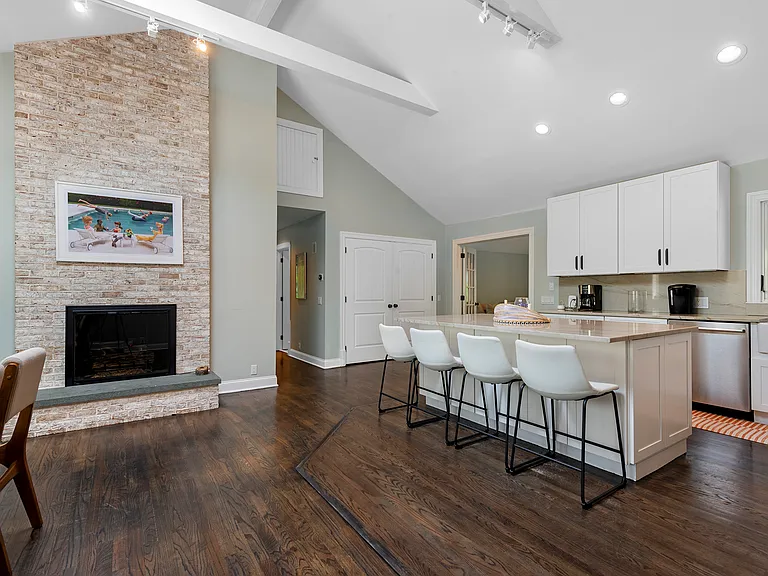541 Wainscott Northwest Rd — Photo 6