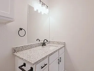 701 Lisa Ln — Photo 15
