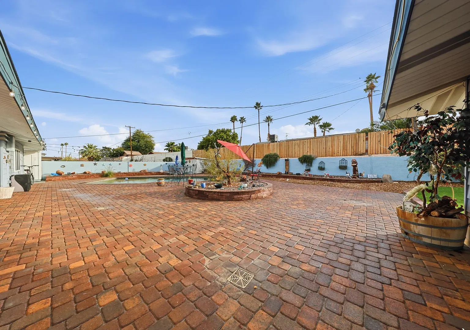 Unique Single Family Home with Nice Upgrades, No HOA, and Private Pool — Photo 3