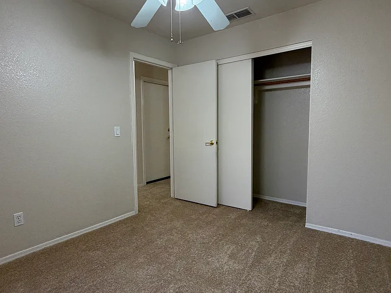11402 W Hutton Dr — Photo 18