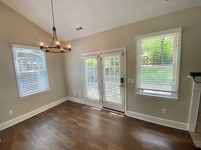 416 E Tremont Ave — Photo 34