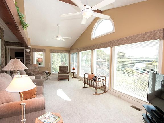 5th image of 1543 Oxford Ct