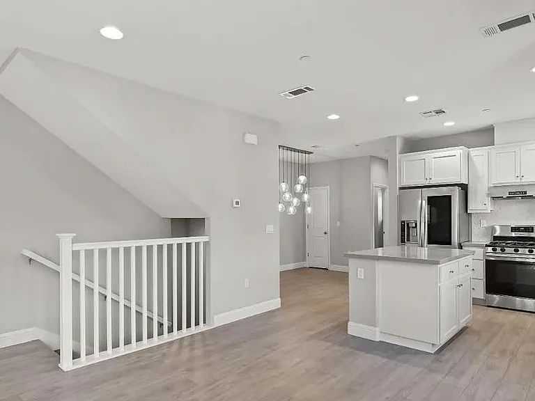 1256 Detroit Ave #5 — Photo 19