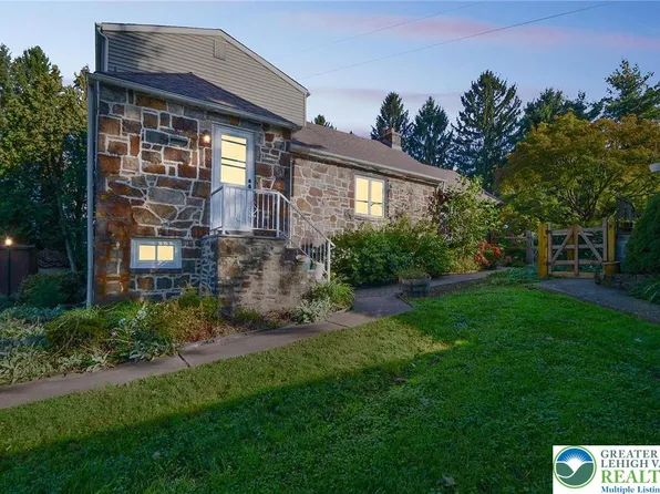 3217 Center St, Bethlehem, PA 18017