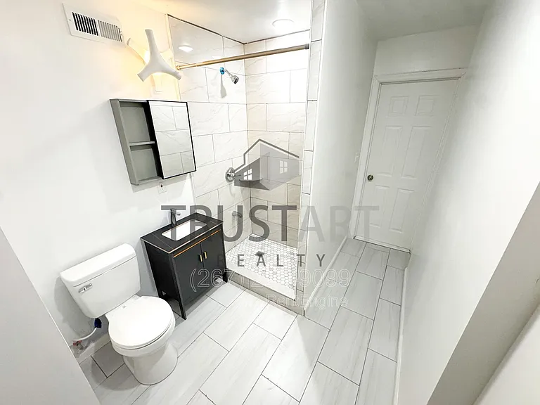 2317 N 15th St #5 — Photo 13