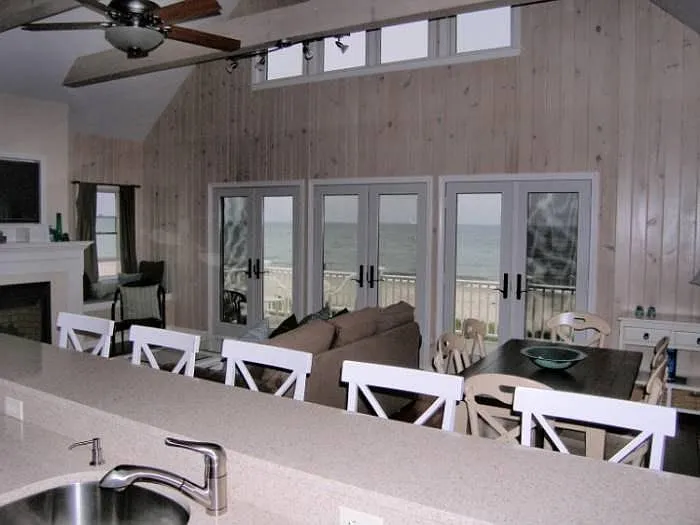 2 bed, $2,850 — Photo 2