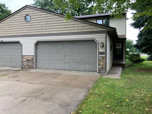 1933 N Whitney Dr, Appleton, WI 54914