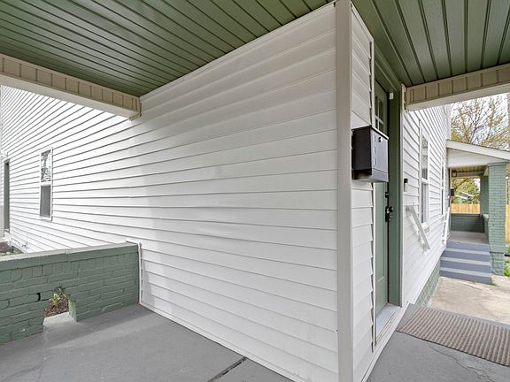 3rd image of 2617 E Saint Clair St