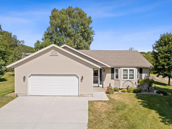 804 Iroquois Cir, Baraboo, WI 53913