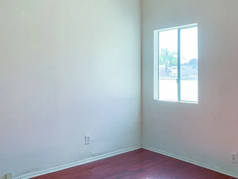 821 N Vendome St — Photo 13