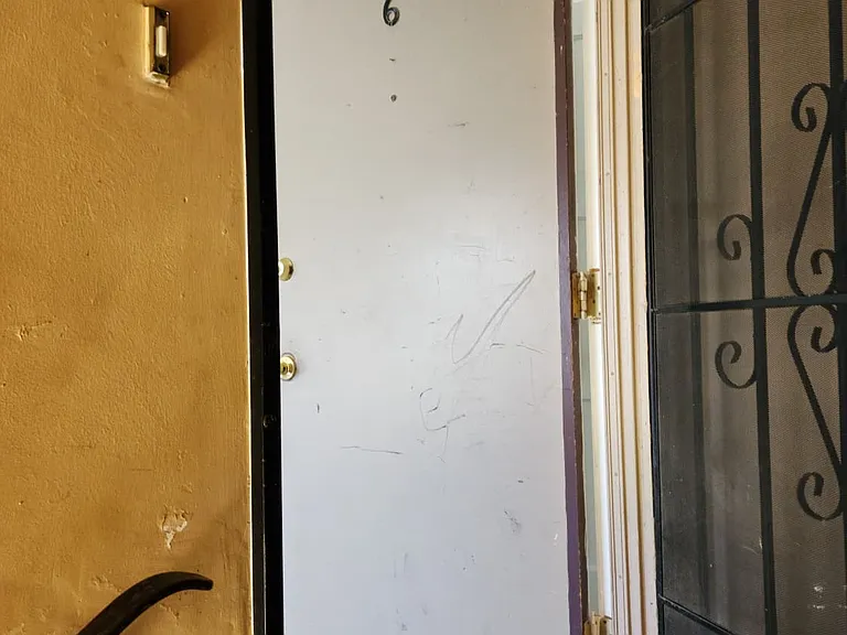 4767 San Vicente Blvd #6 — Photo 3
