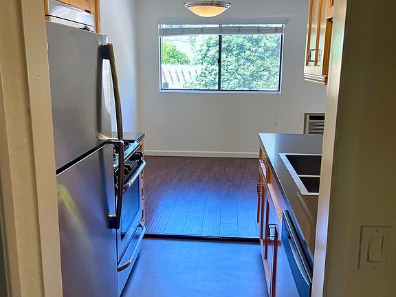 3rd image of 7777 Hollywood Blvd APT 205