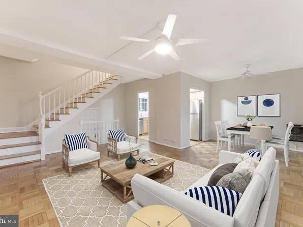 3228 Wellington Rd, Alexandria, VA 22302