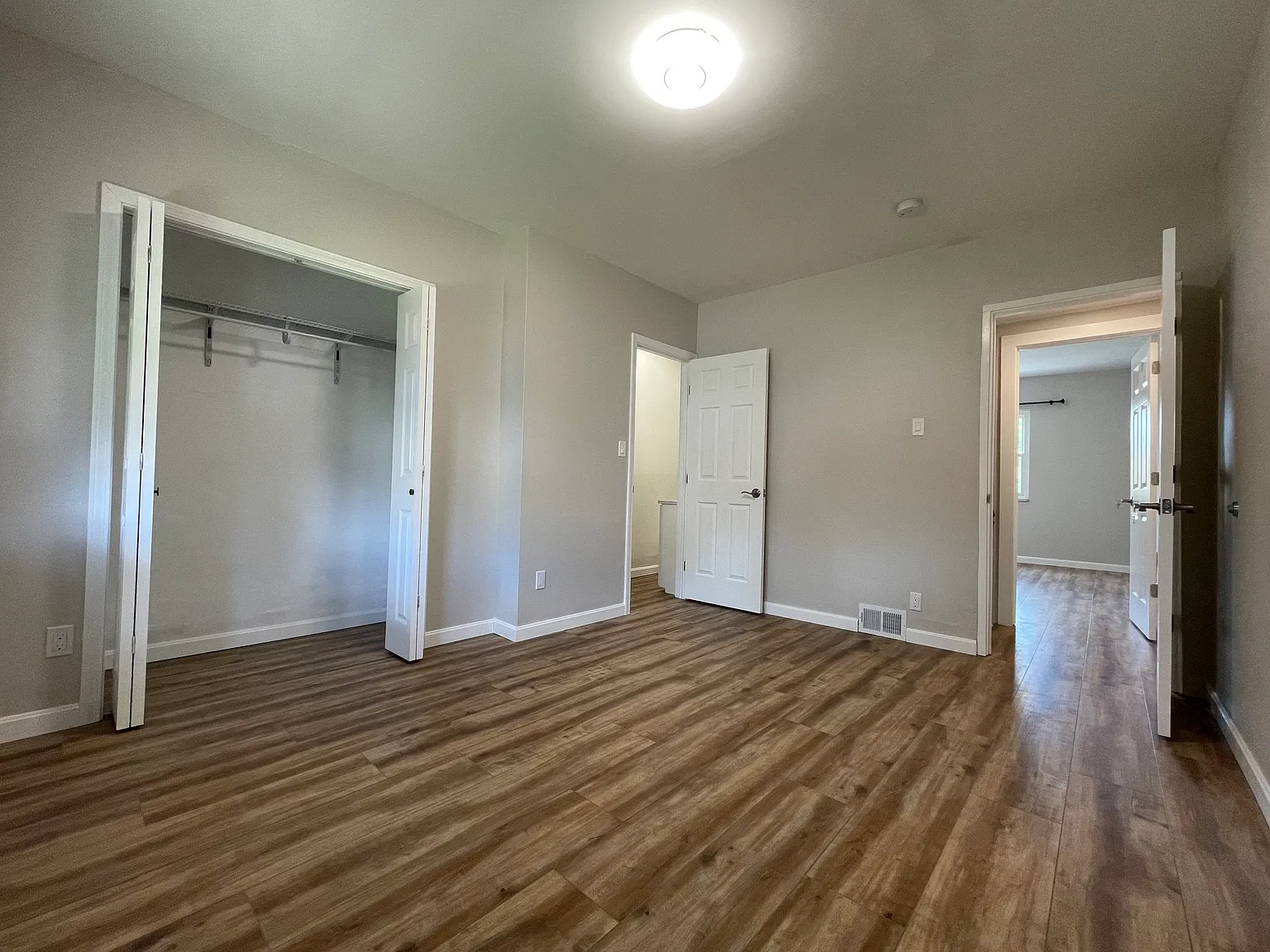 2 bed, $2,400 — Photo 4