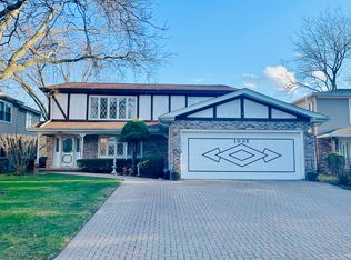 1005 E Cardinal Ln #1, Mount Prospect, IL 60056