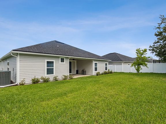 4th image of 95194 Cornflower Dr