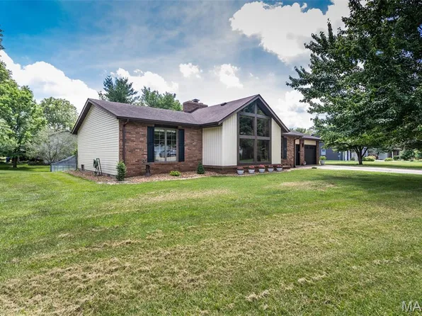 112 Cross Creek Dr, Bethalto, IL 62010