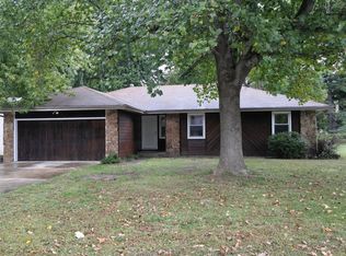 3670 S Blackburn Ct, Springfield, MO 65807