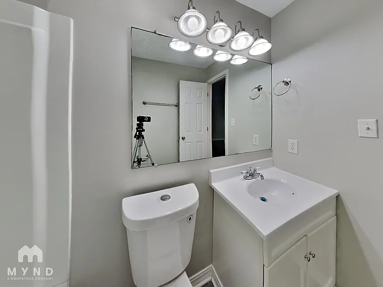 8212 Autumn Mill Ln — Photo 16