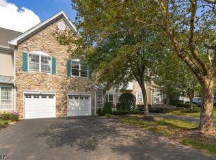 3 Charleston Ct, Basking Ridge, NJ 07920