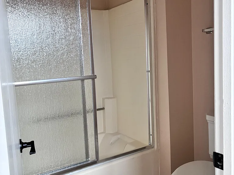686 Woodcrest Dr #B — Photo 12