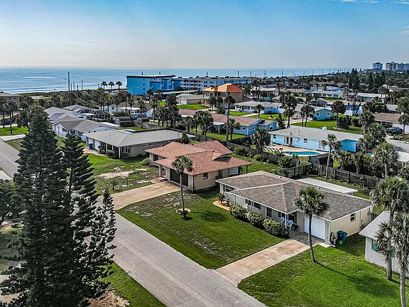 2nd image of 14 Ocean Crest Dr