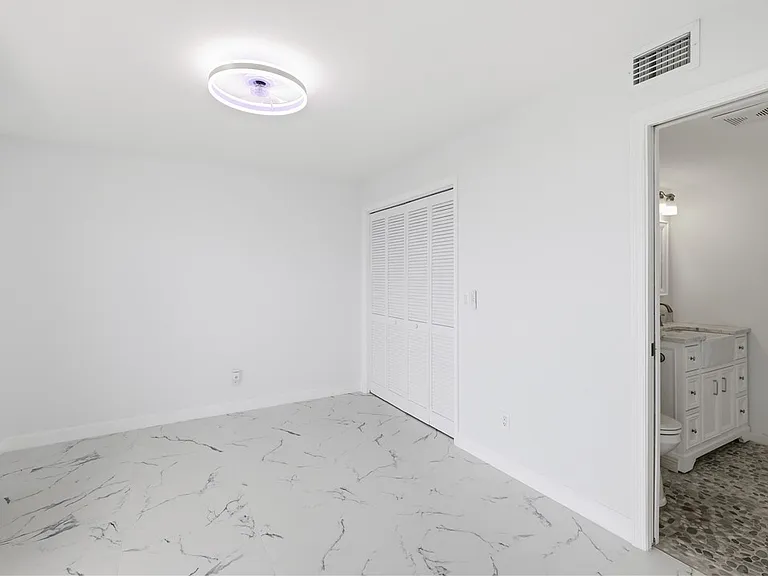 2636 Ocean Dr #506 — Photo 18