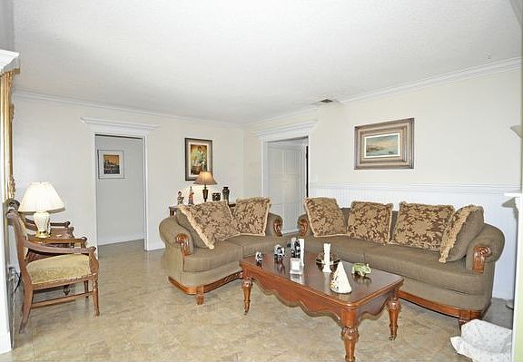 4th image of 4006 W 177th St