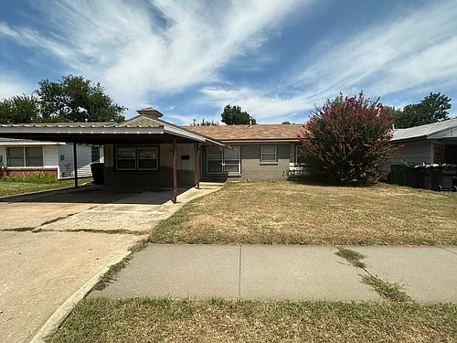 1025 SW 57th St Photo 1