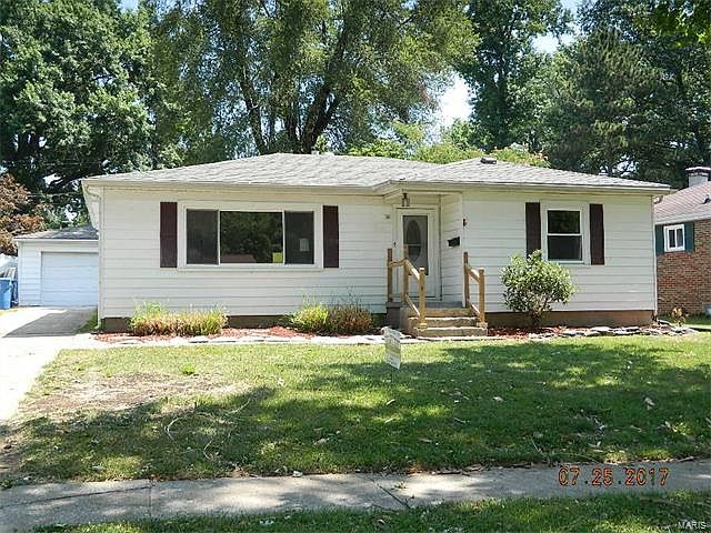1st image of 324 Lindenwood Blvd