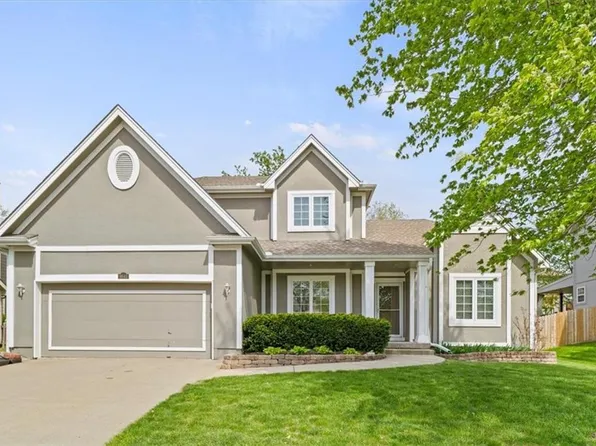 9843 N Highland Ter, Kansas City, MO 64155