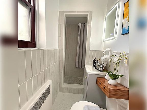5th image of 3178 Nostrand Ave APT 1M