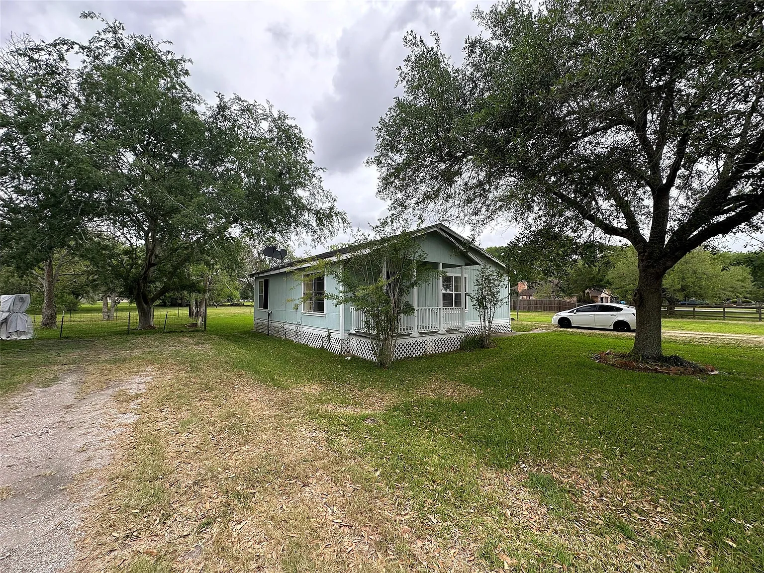 2 bed, 1.0 bath, 1122 sqft, $1,200 — Photo 3