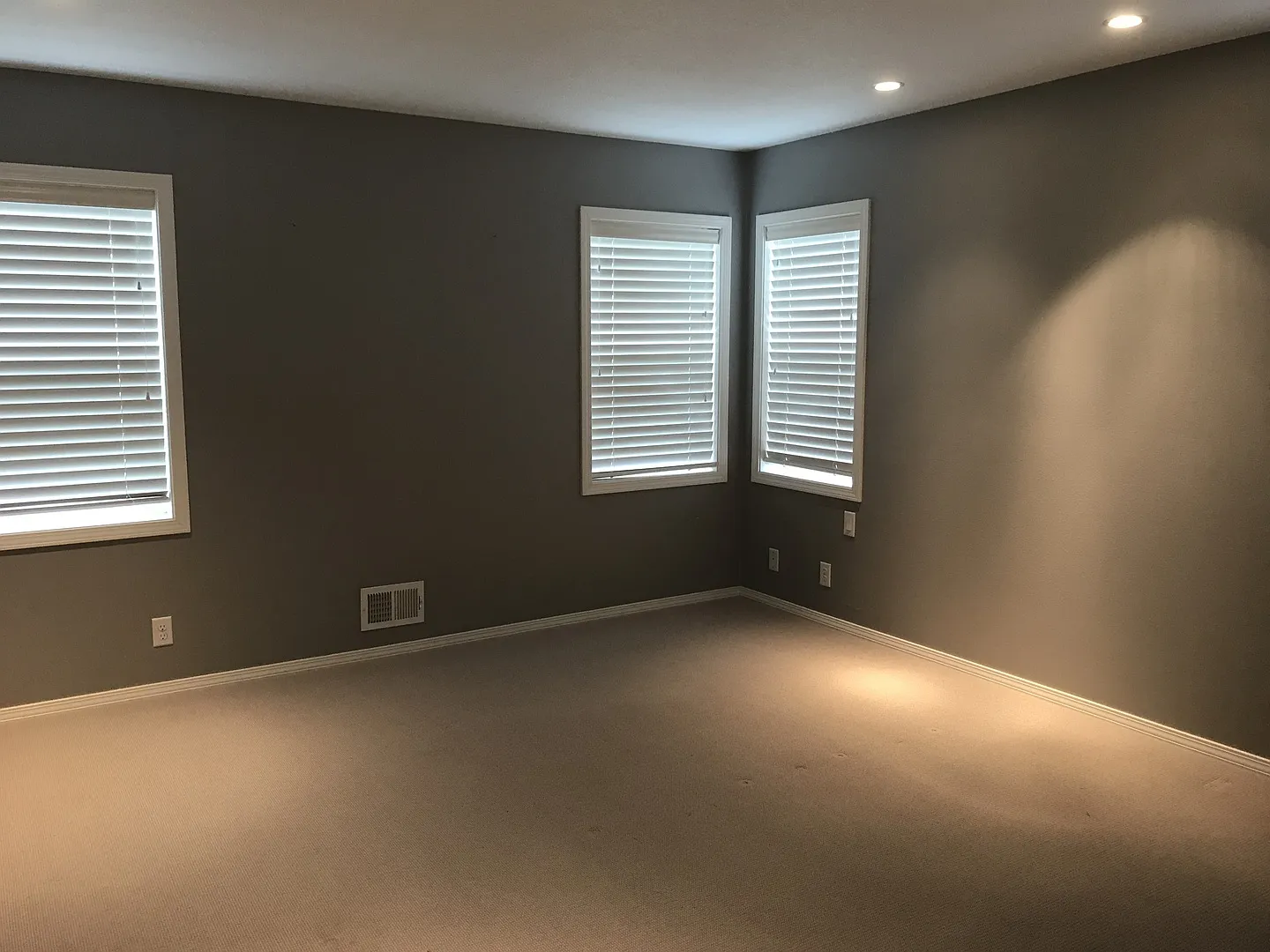 Available Now A Rare NW Portland Gem with Space to Live, Work & Create — Photo 4
