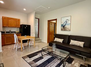 22976 Crespi St #Adu, Woodland Hills, CA 91364