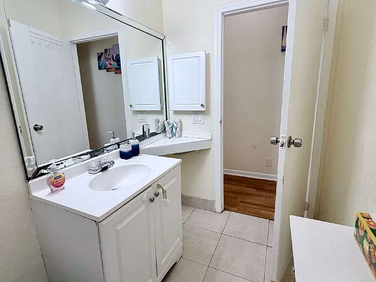 716 21st St #3 — Photo 32