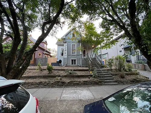 3915 NE Rodney Ave Photo 1