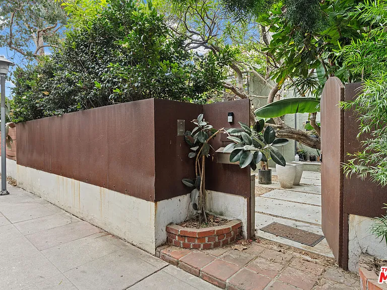 132 Vista Pl — Photo 1