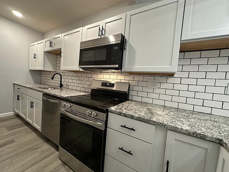 314 Oak St #12 — Photo 7