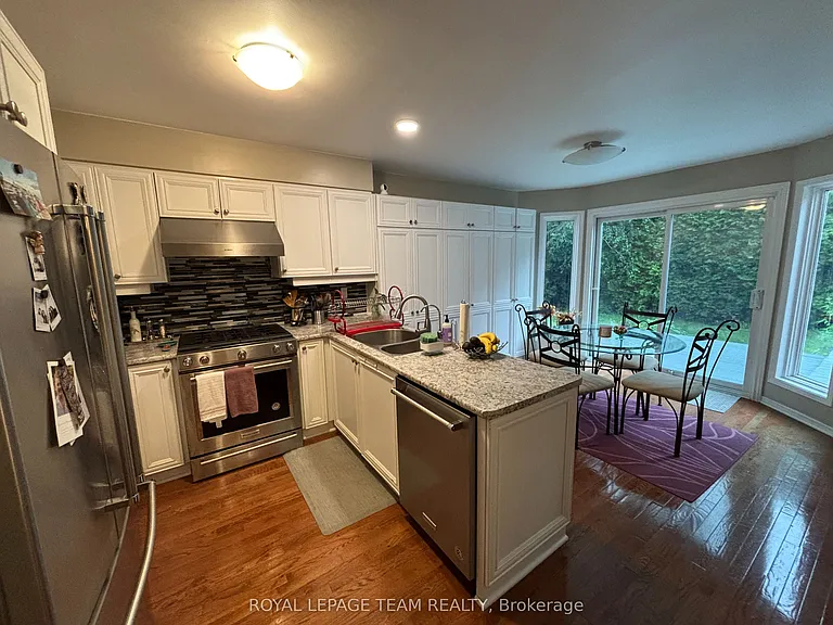 3 Tower Hill Cres — Photo 18