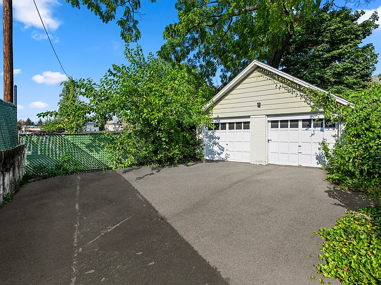 69 Maple St — Photo 11