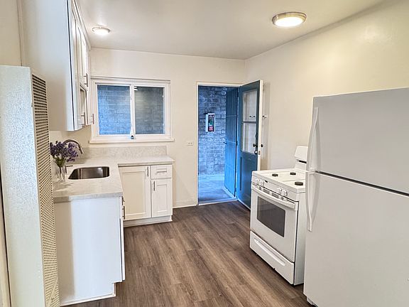 2nd image of 1939 La Siesta Way #1939