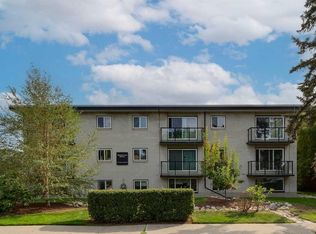 1717 E Westmount Rd NW #14, Calgary, AB T2N 3M4