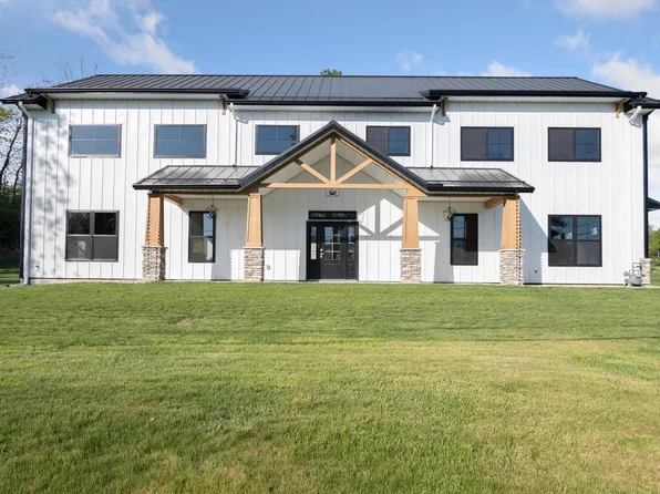 1995 Ash Terrace Wette Dr, Hillsdale, MI 49242